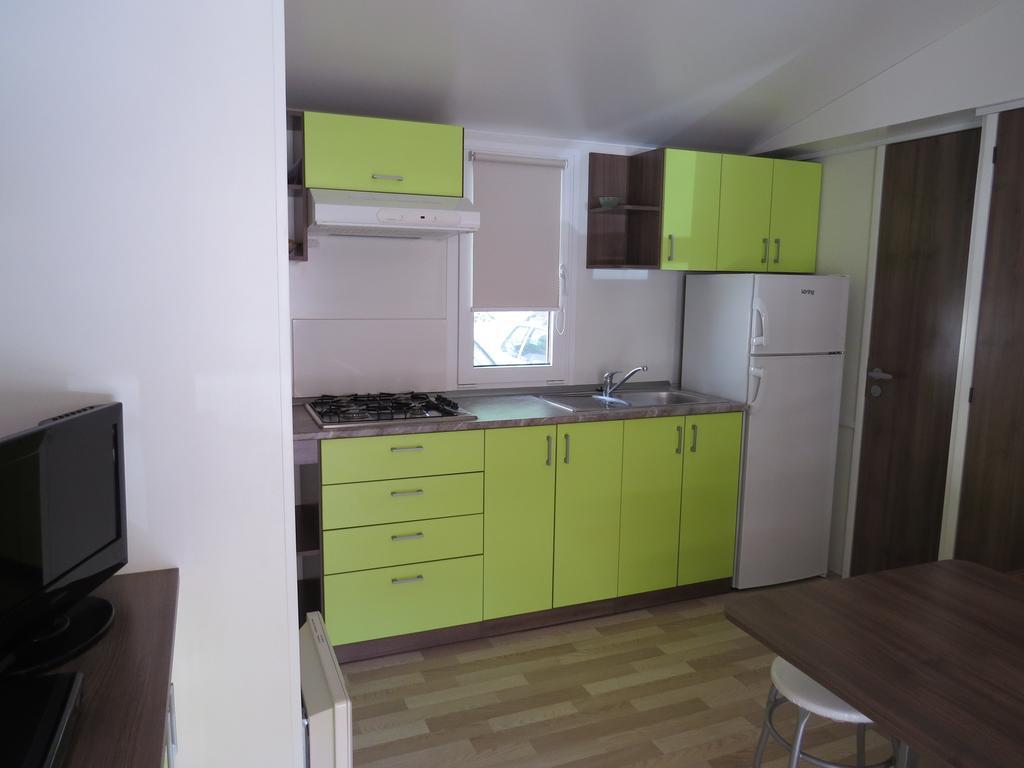 Camping Mia Bungalow & Mobile Home Biograd Na Moru Room photo